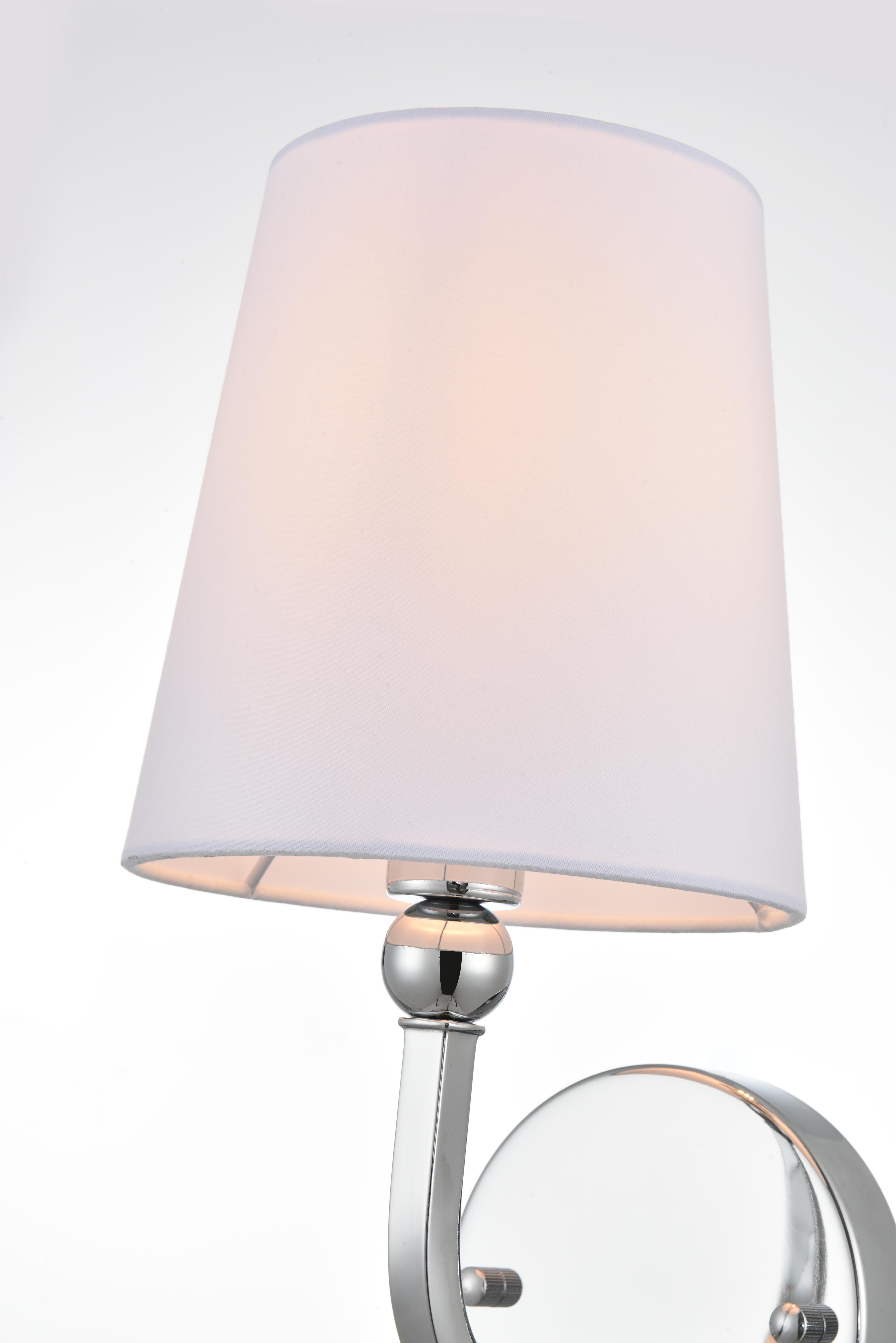 Colson One Light Bath Sconce in Chrome and Clear - Image 4