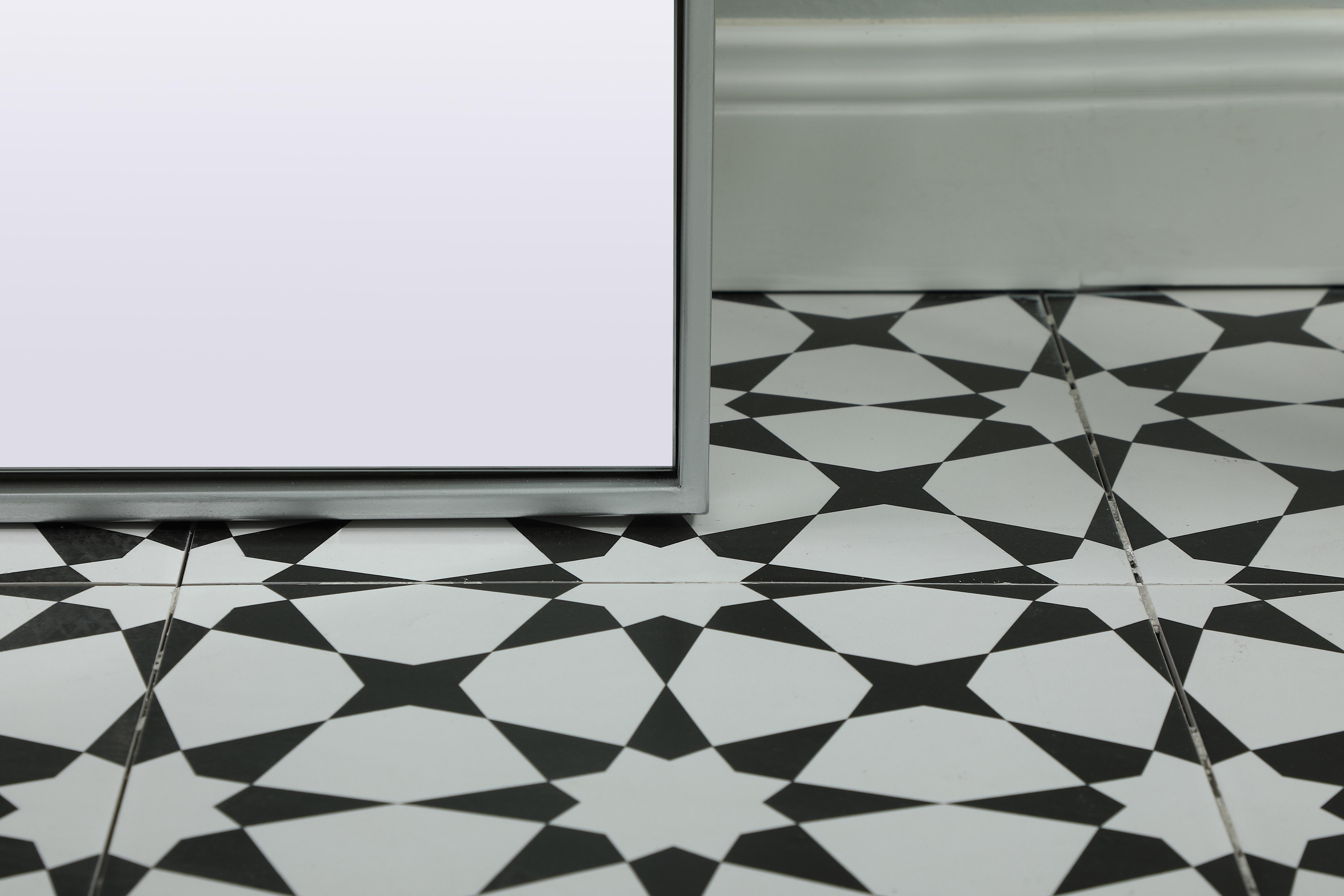 Ayra Arched Floor Mirror in Silver - Image 4