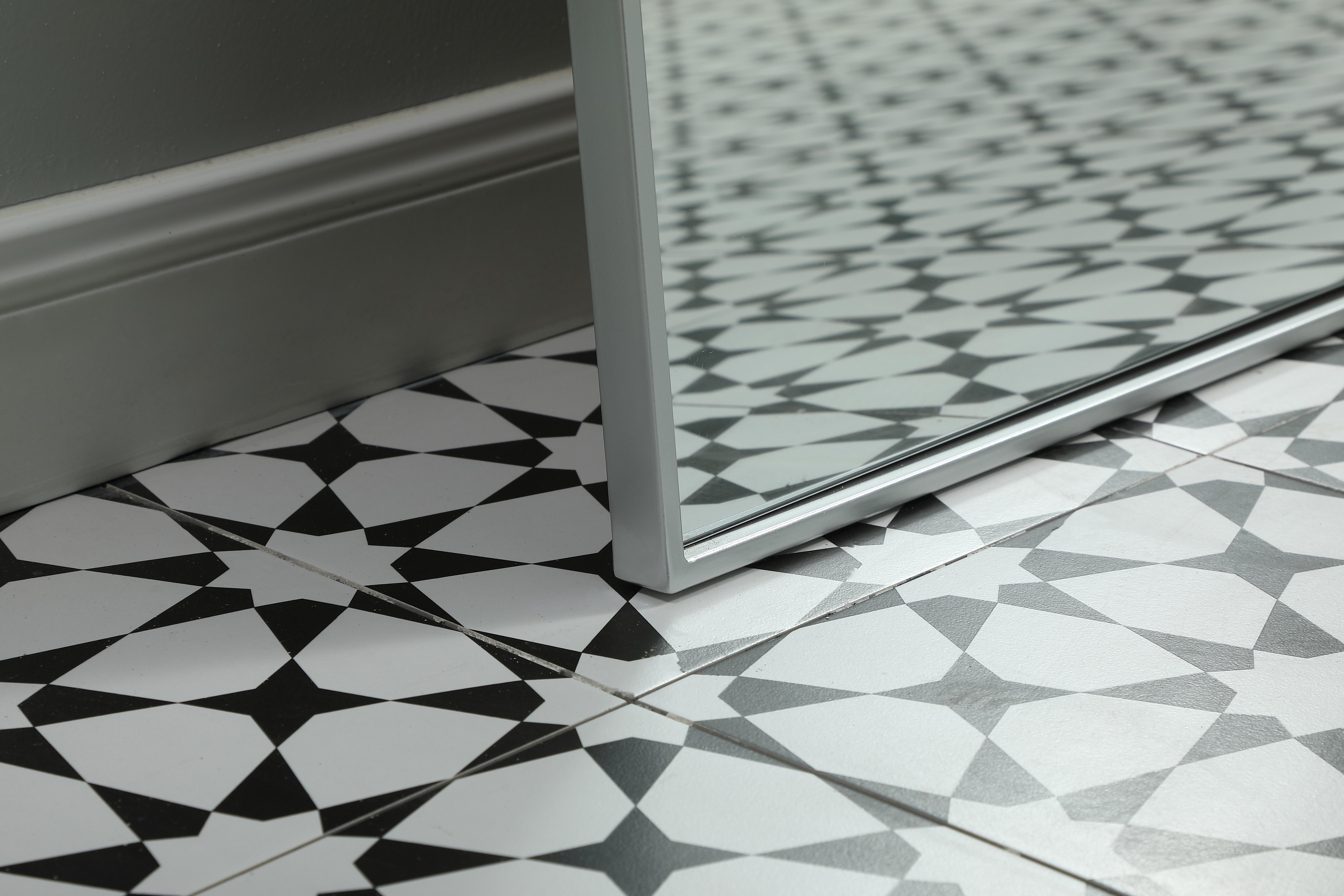 Ayra Arched Floor Mirror in Silver - Image 5