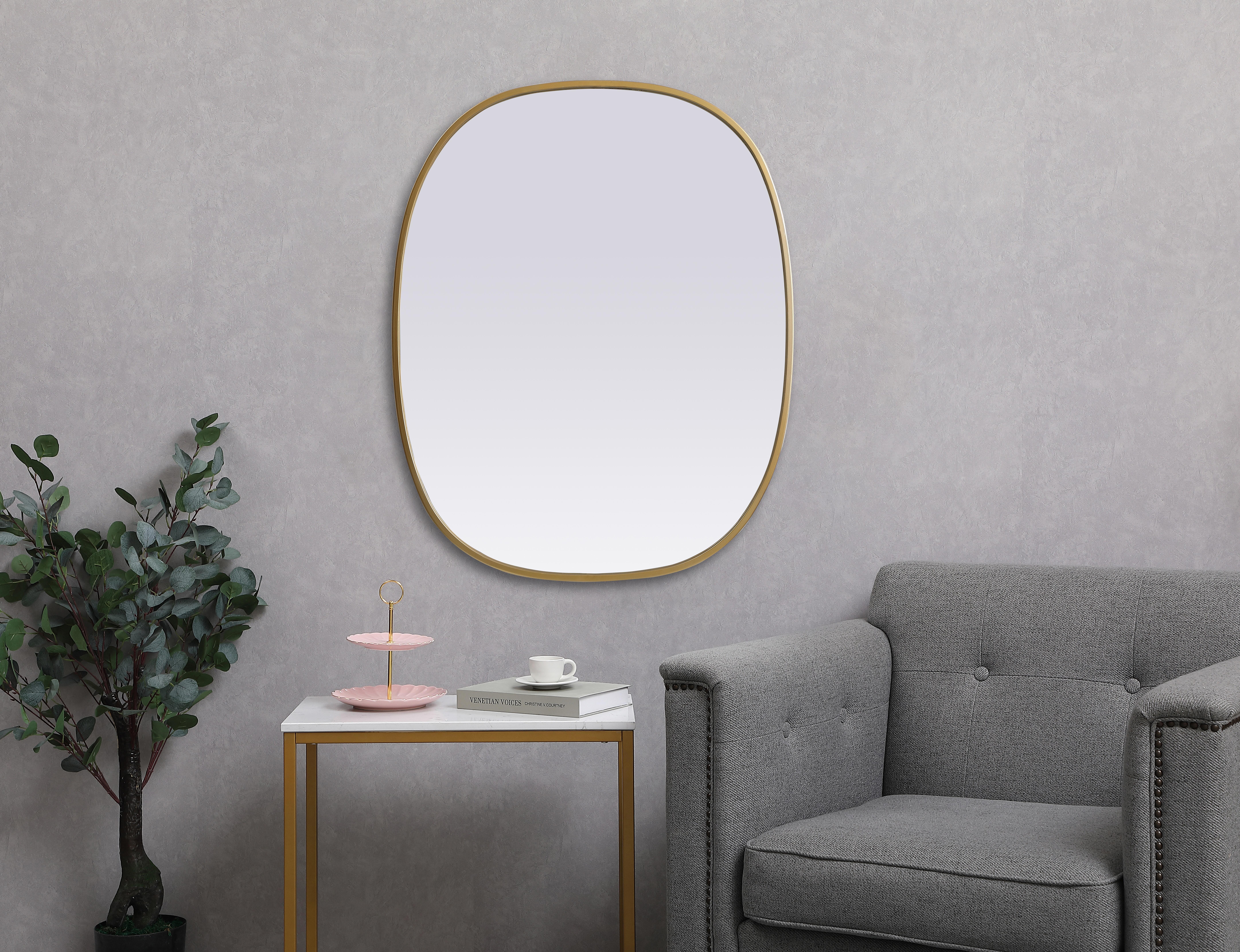 Brynn 24" x 30" Rounded Corner Mirror in Brass - Image 4
