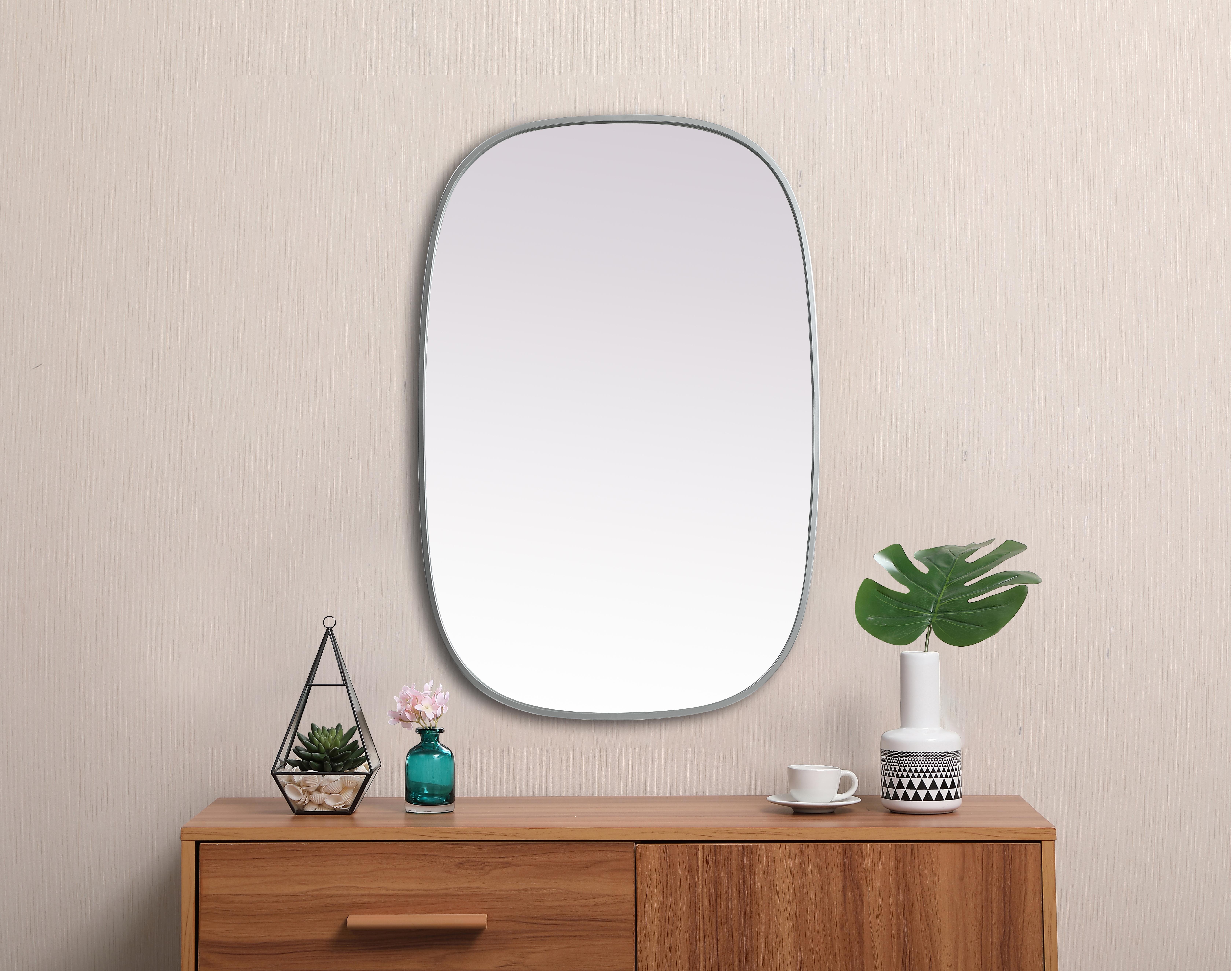Brynn 24" x 36" Rounded Corner Wall Mirror in Silver - Image 4