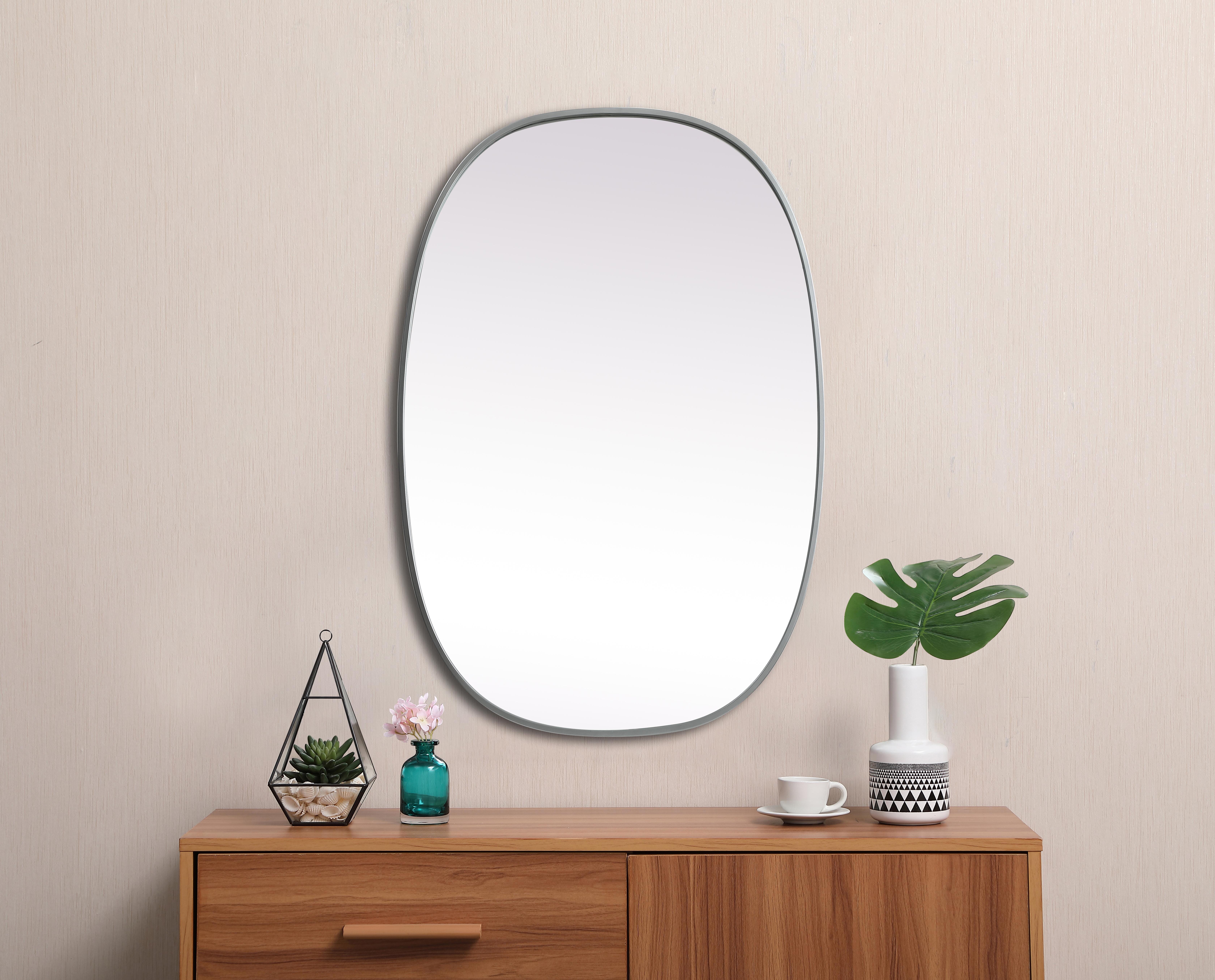 Brynn 27" x 40" Rounded Corner Mirror in Silver - Image 4